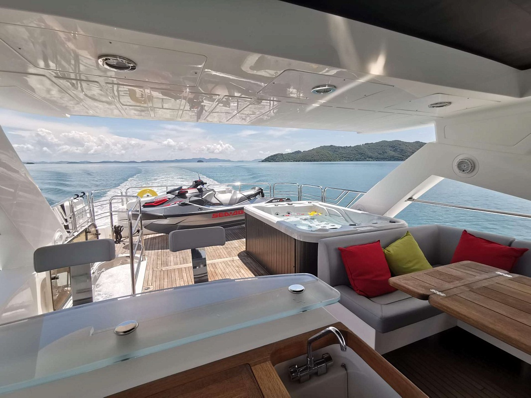 Аренда моторной яхты Sunseeker 86 Maxxx на Мальдивах
